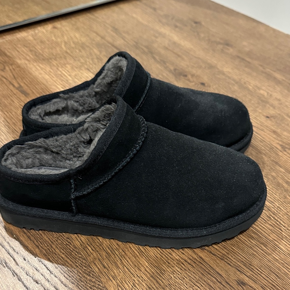 UGG Black Women's Slippers